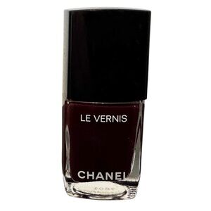 CHANEL Le Vernis Nail Color in Vamp